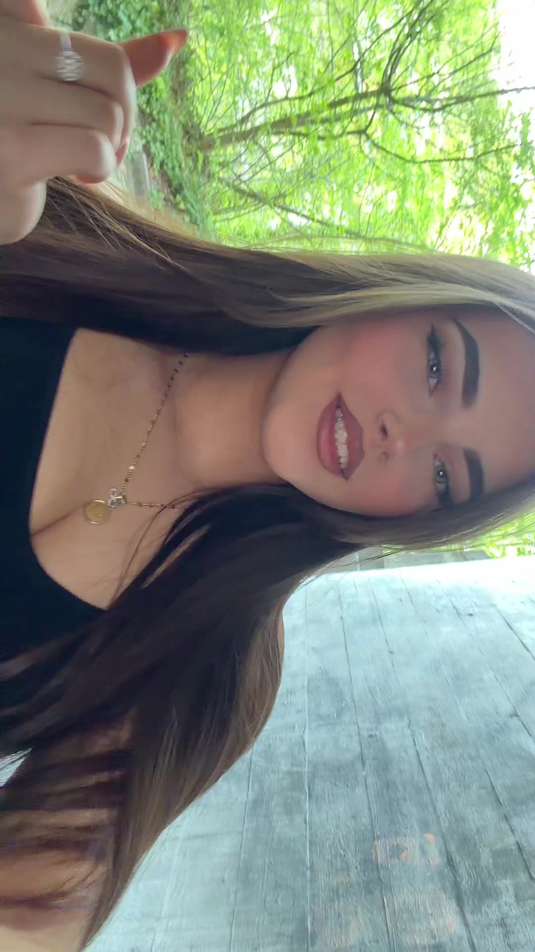 @Lona