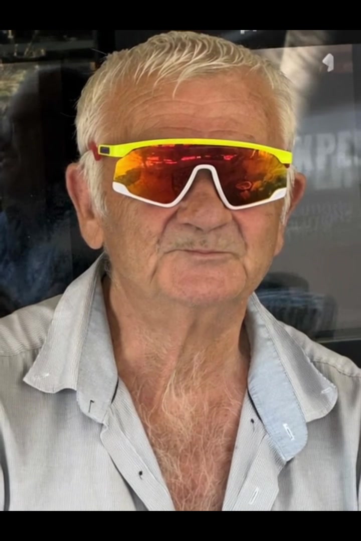 @η θεια του σκυφτουλη.