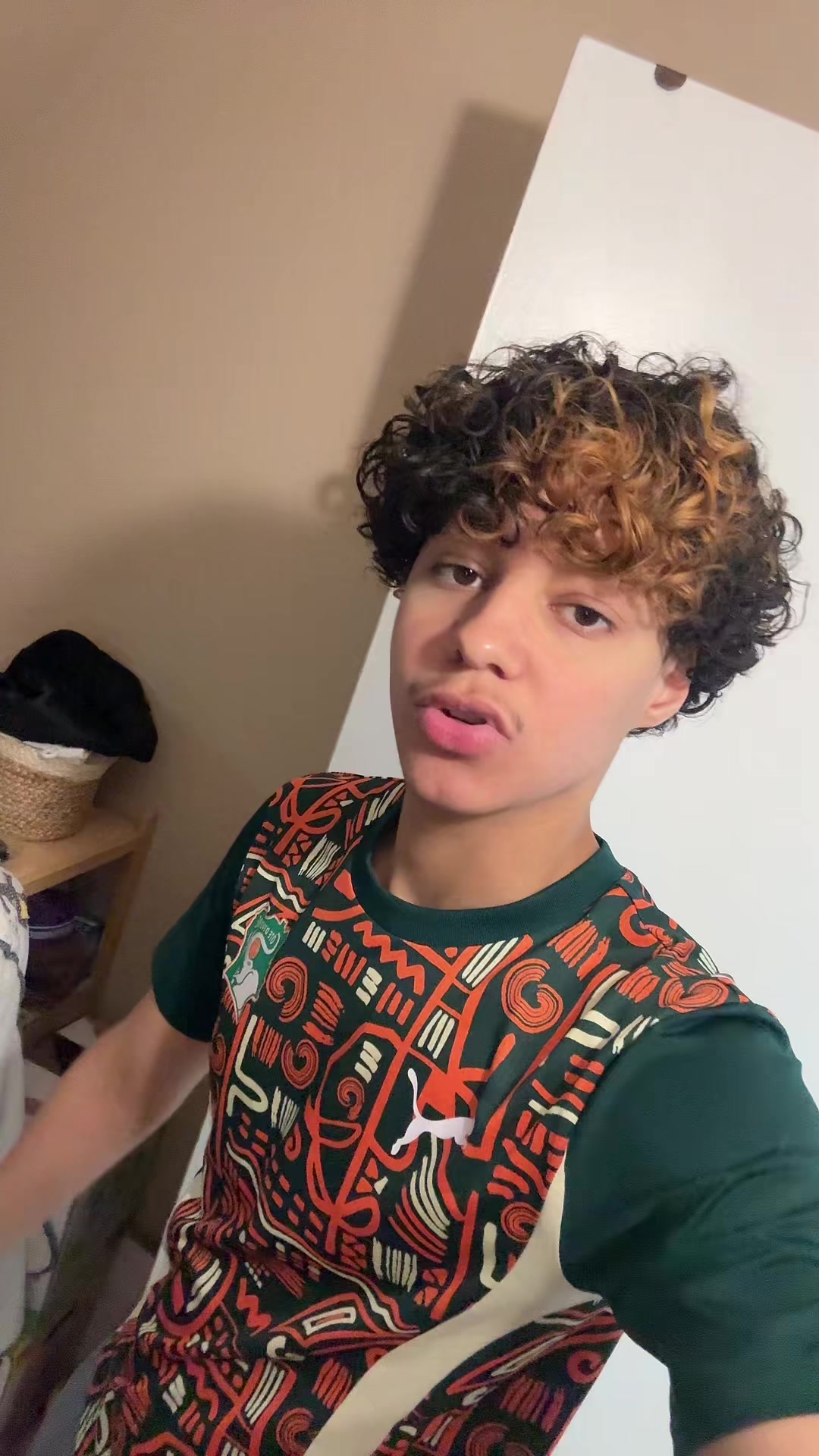 @userl2 👤