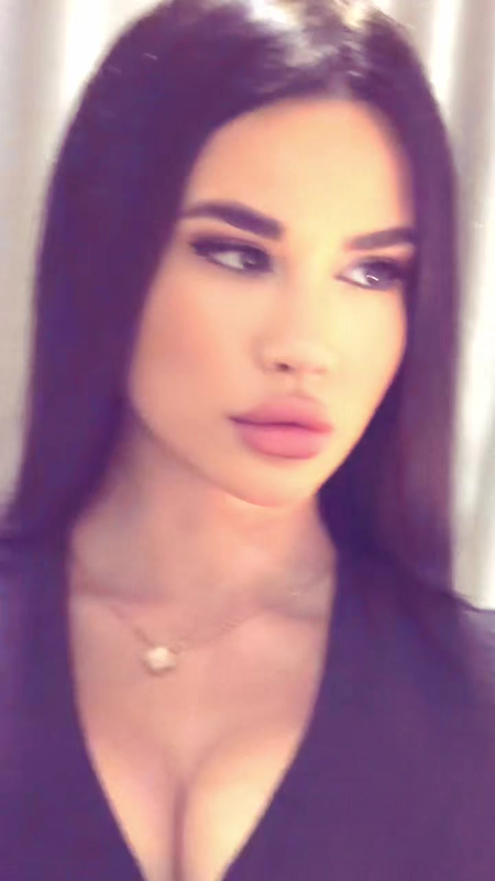 @elenadostic