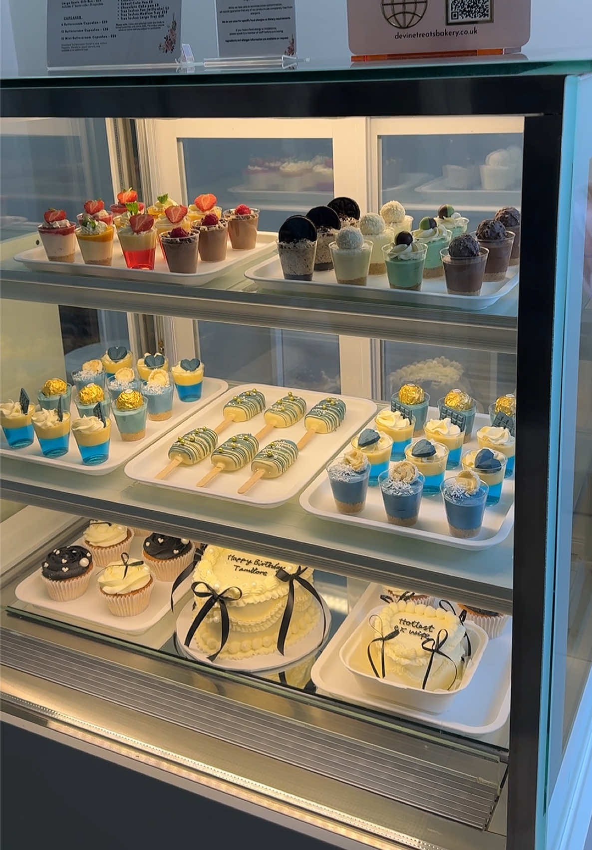 @devinetreatsbakery