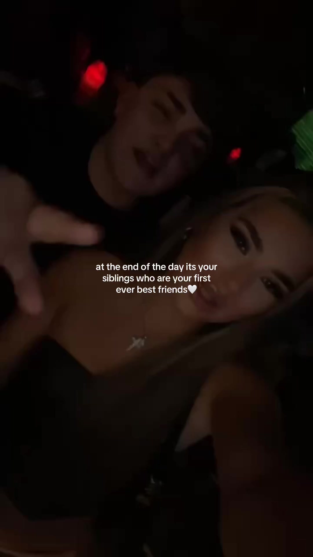 @Ell👀