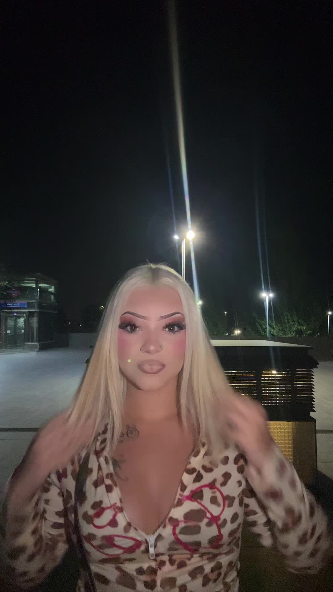 @𝓐𝓲𝓷𝓱𝓸𝓪🎀
