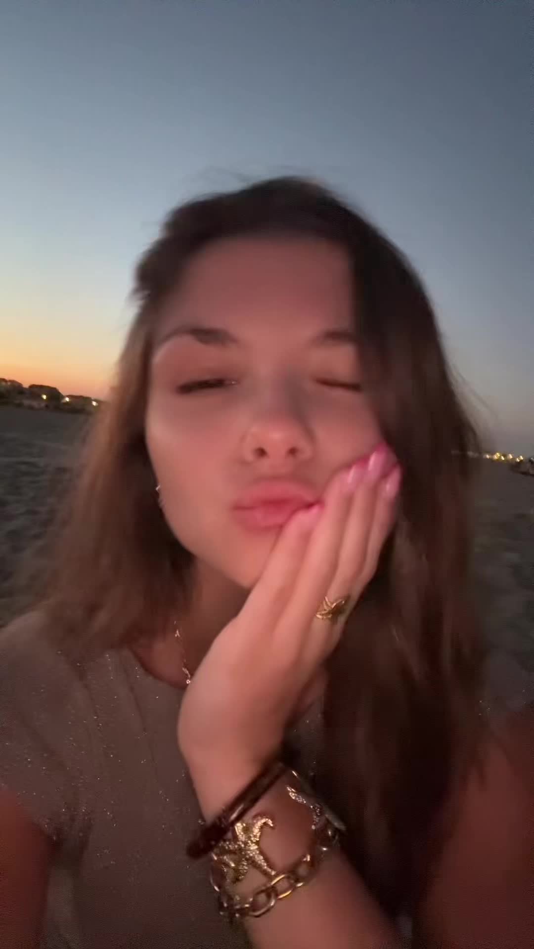 @𝗲𝗺𝘆