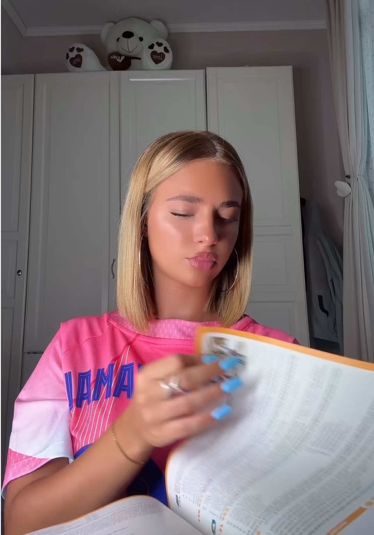 @AnnyB.🍒