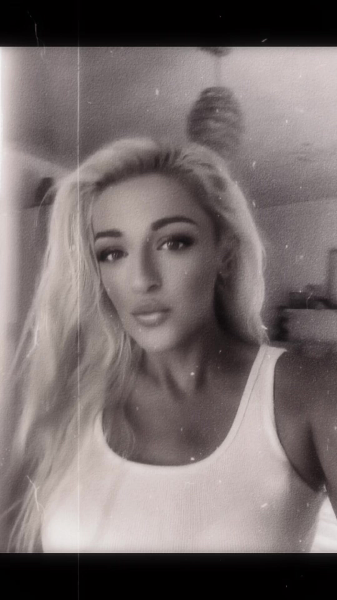 @xholliexb