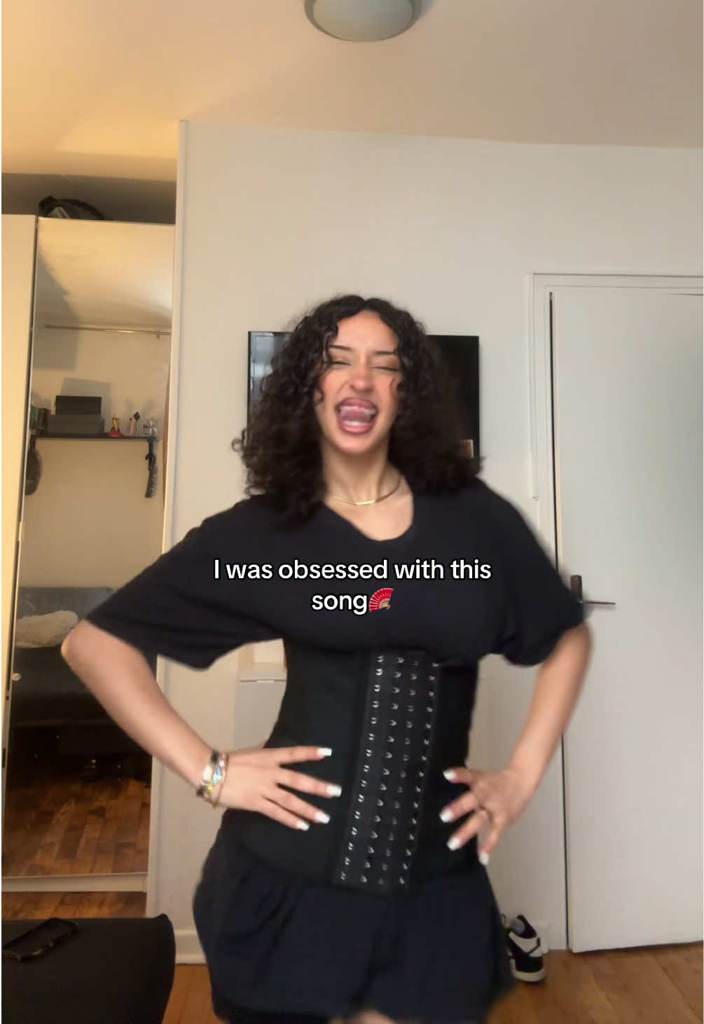 @whosmiima
