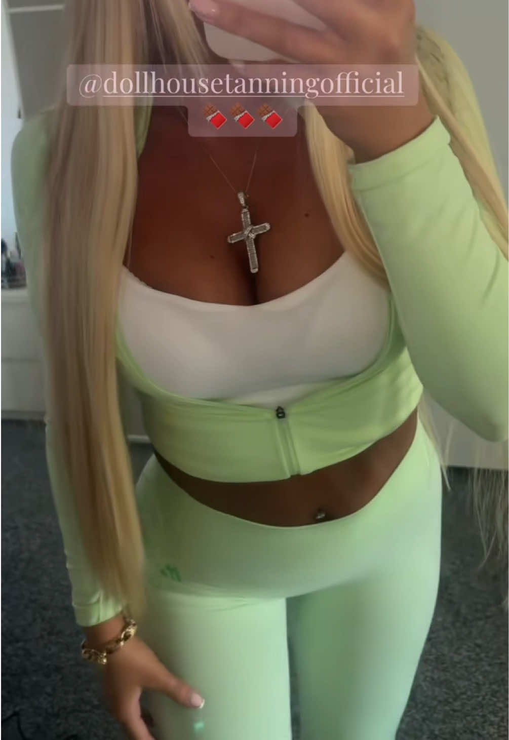 @dollhousetanningofficial