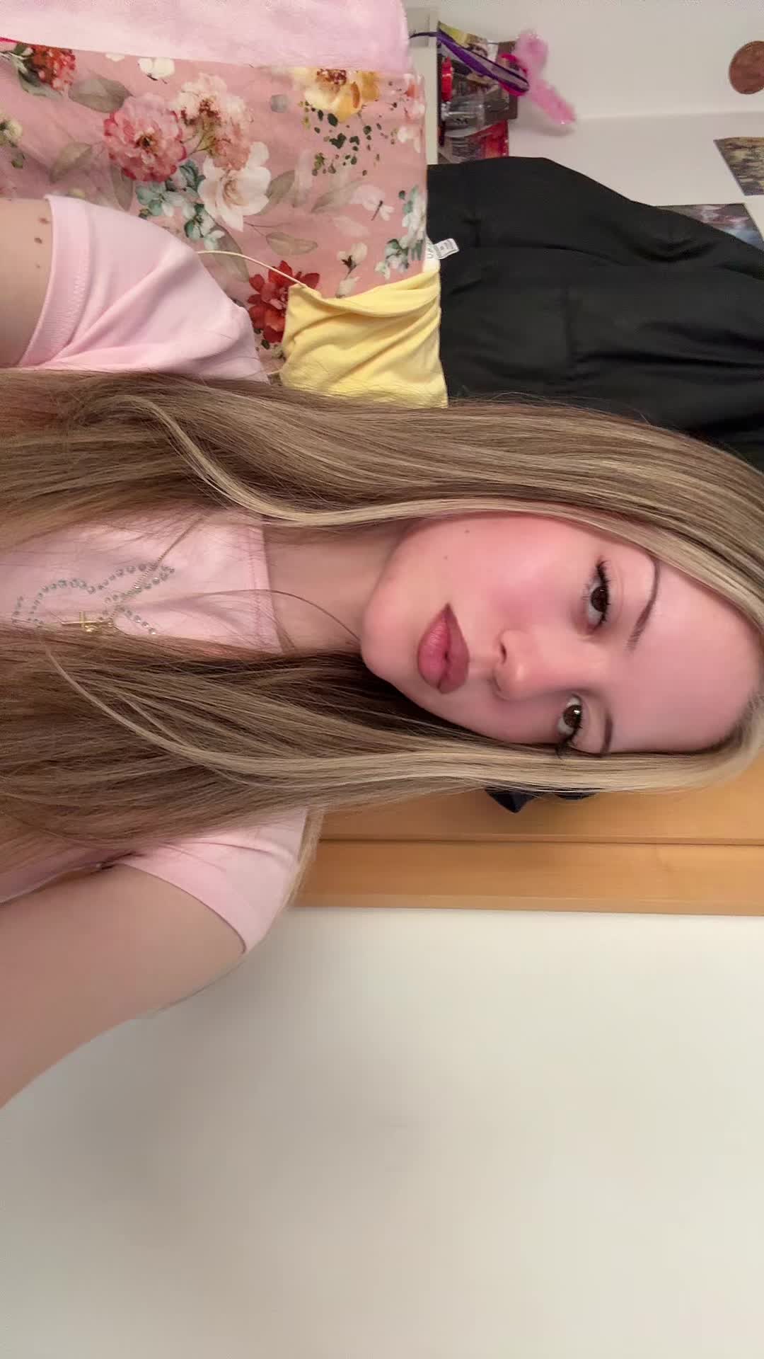 @freakyviki