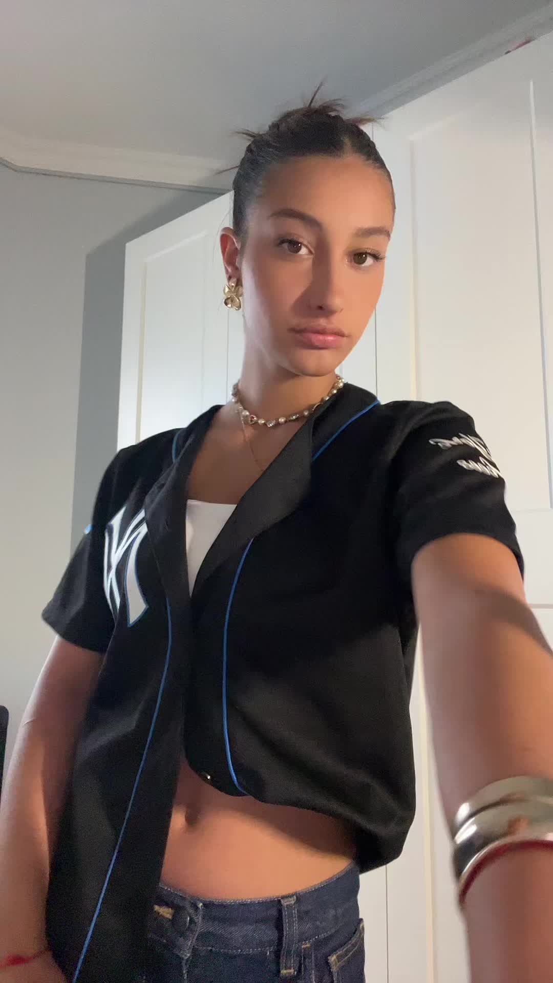 @🦈