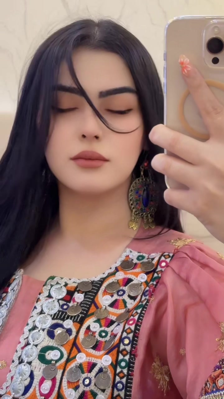 @Sara Khan