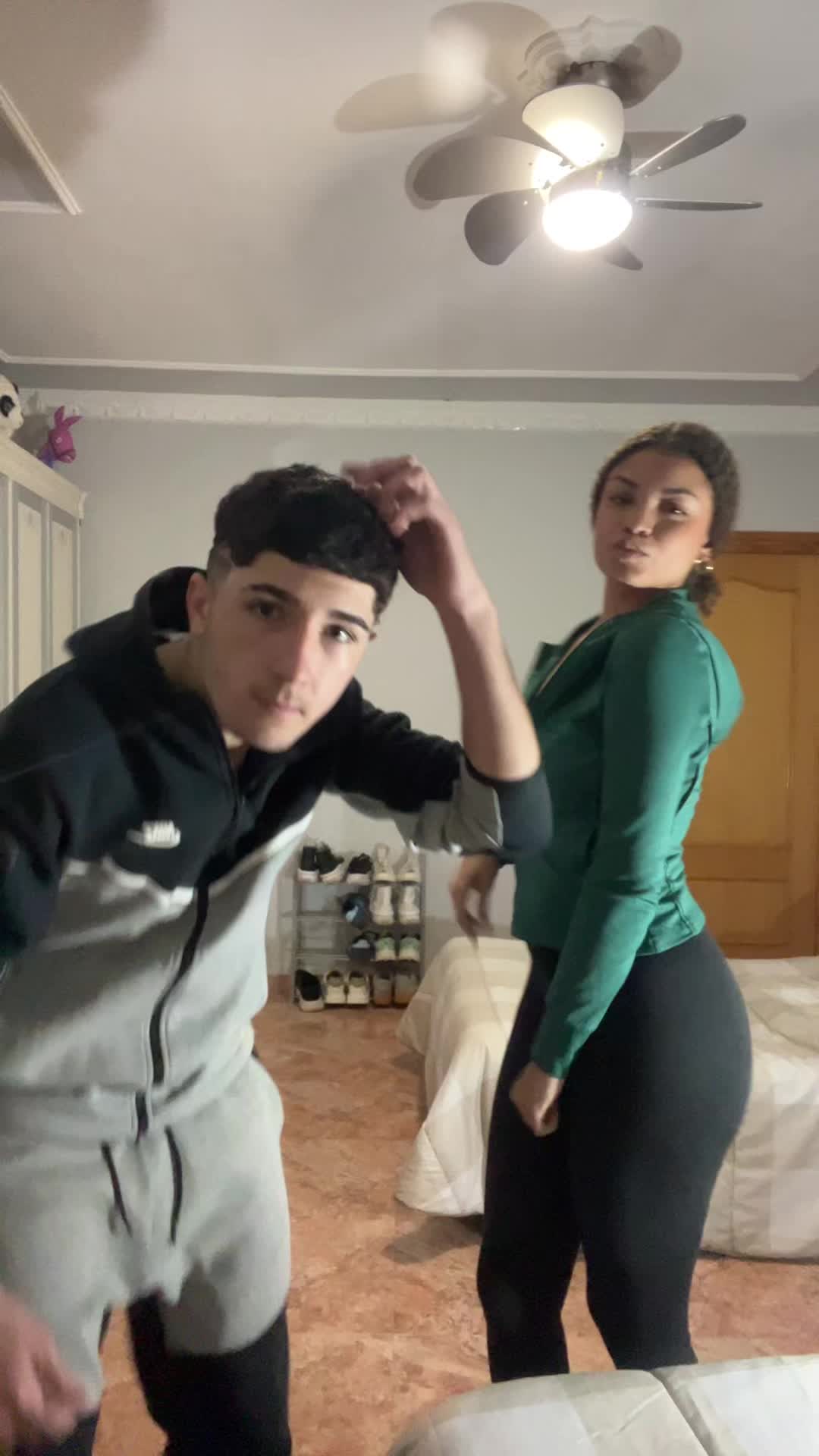 @Aisha🍒
