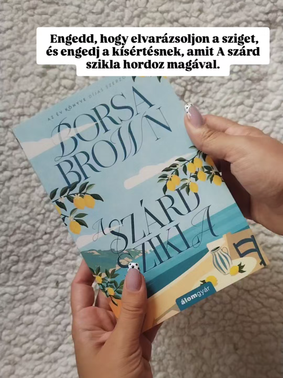 @Evi's bookish corner