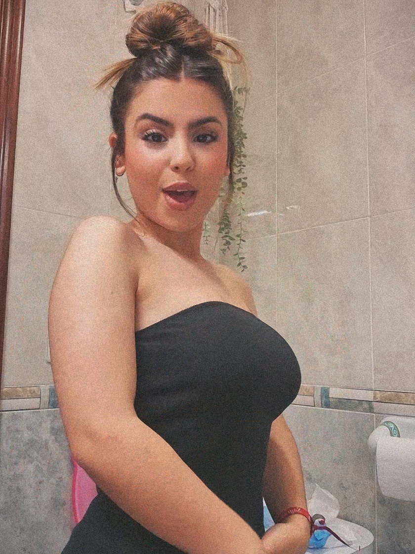 @Alba012_