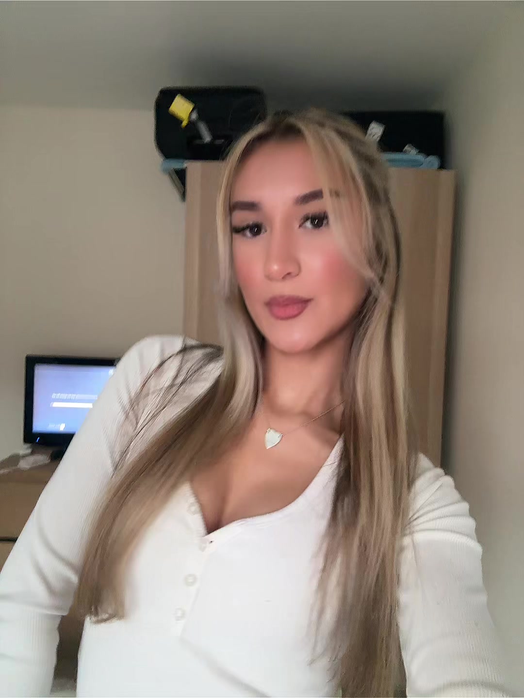 @chlxek_