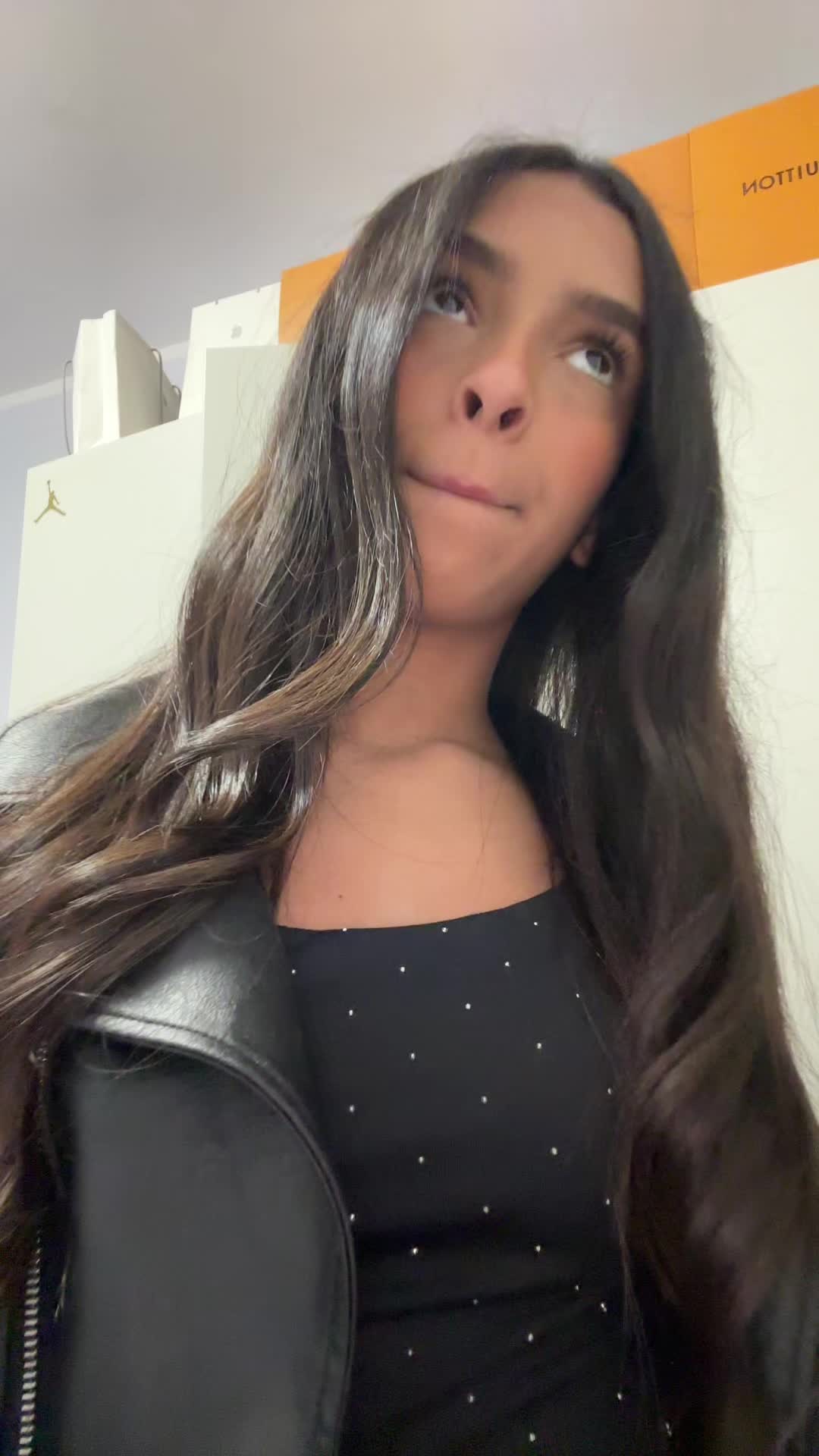 @liviaa