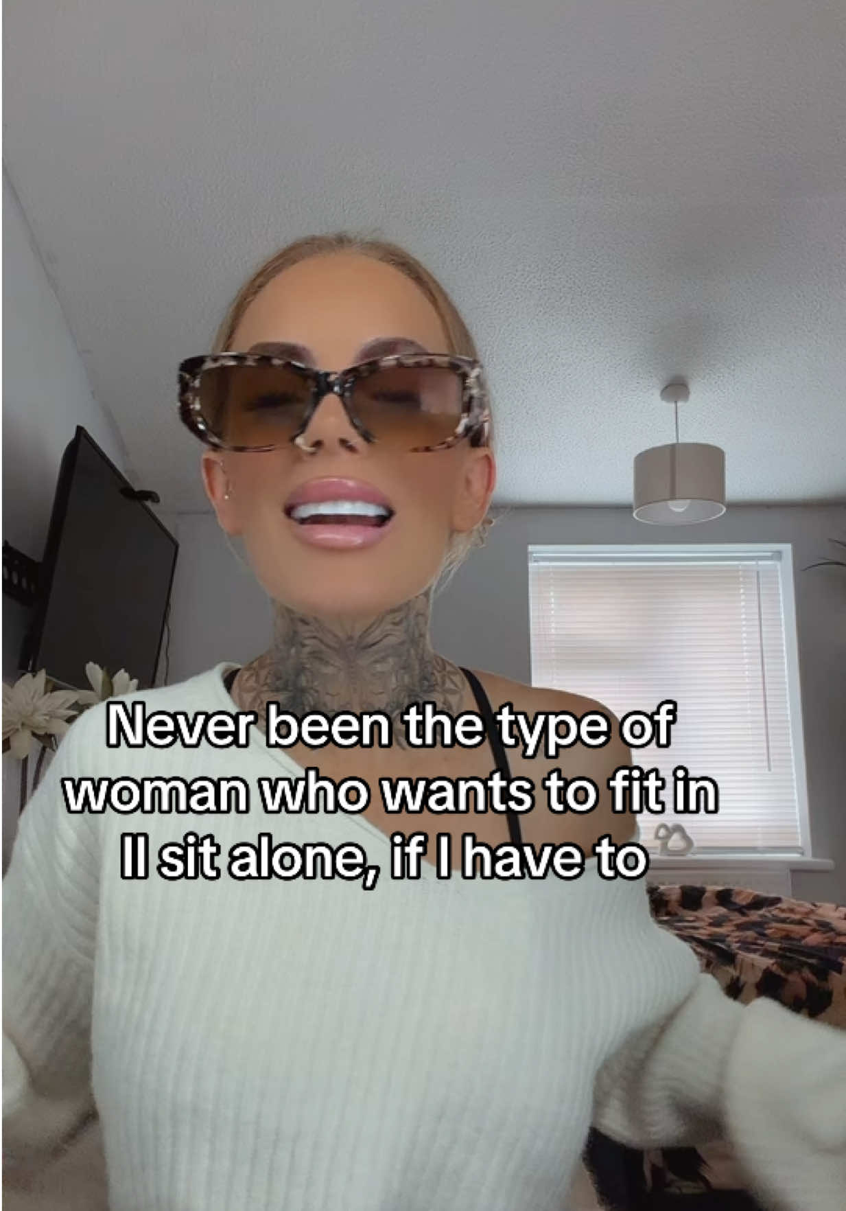 @Officialkelly_blonde