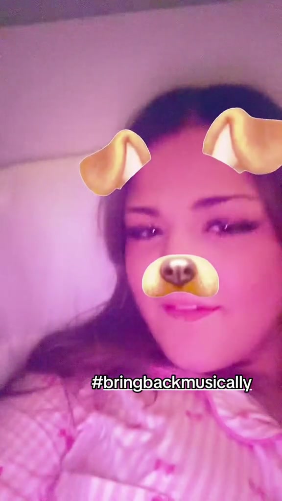@hollylily