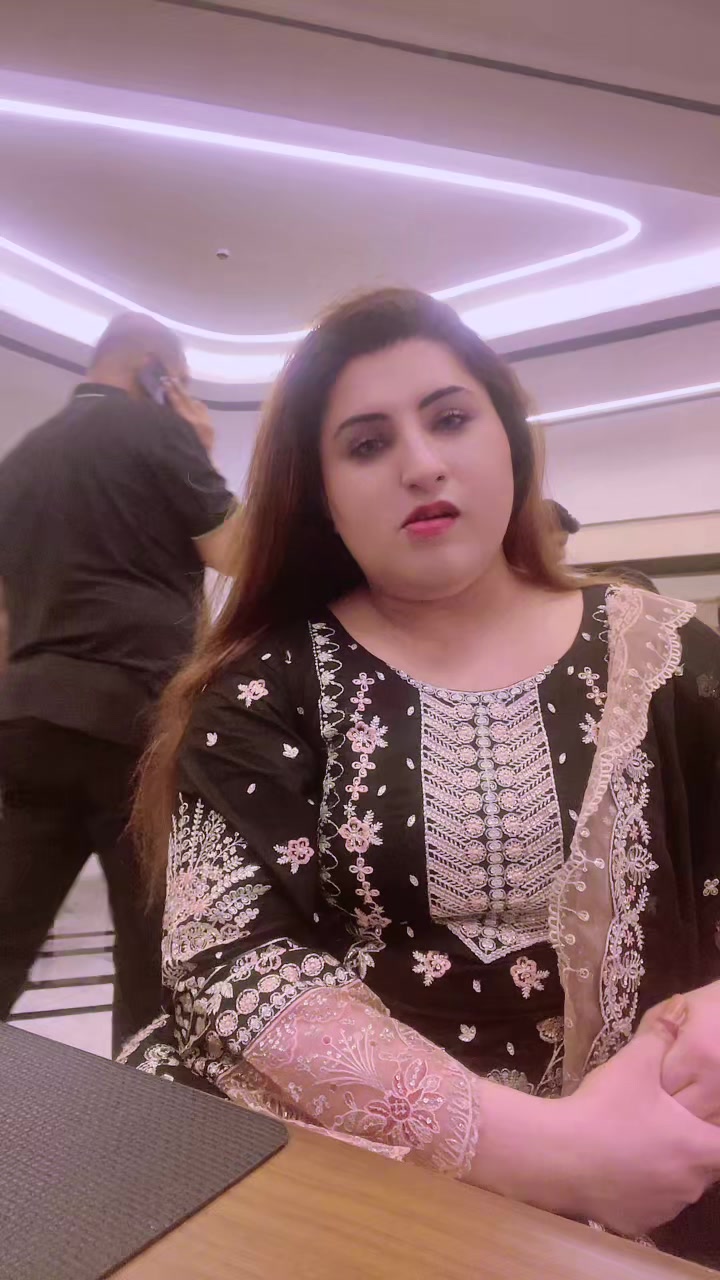 @Aayat Mughal