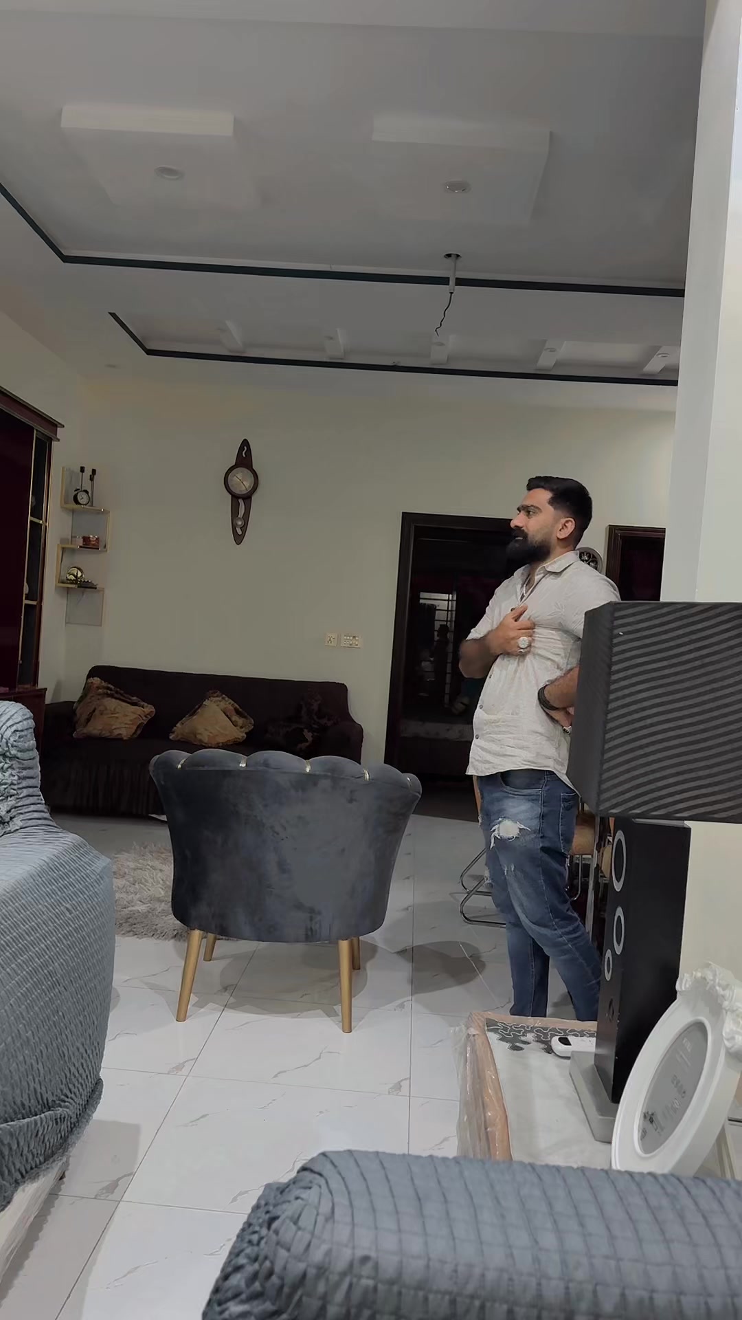 @Husnii_bawa1991