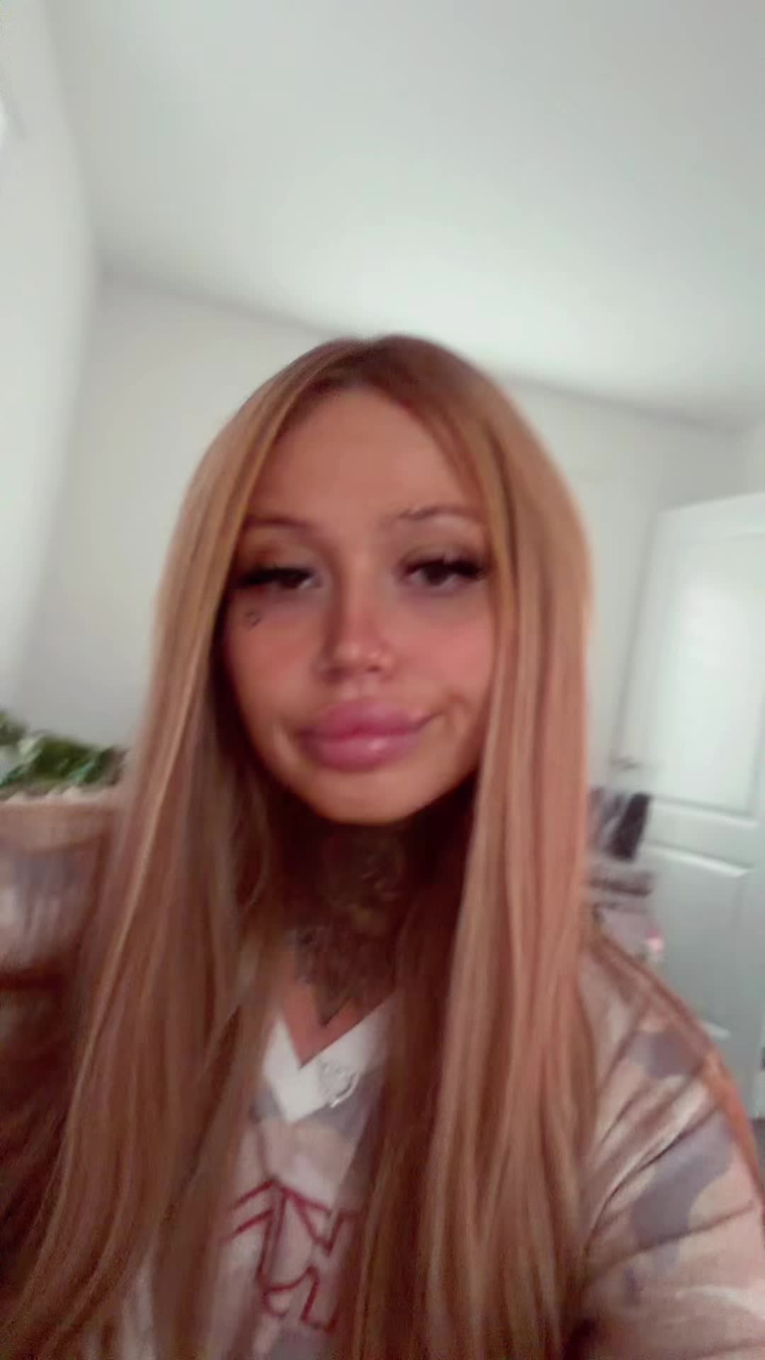 @honeyboneyx