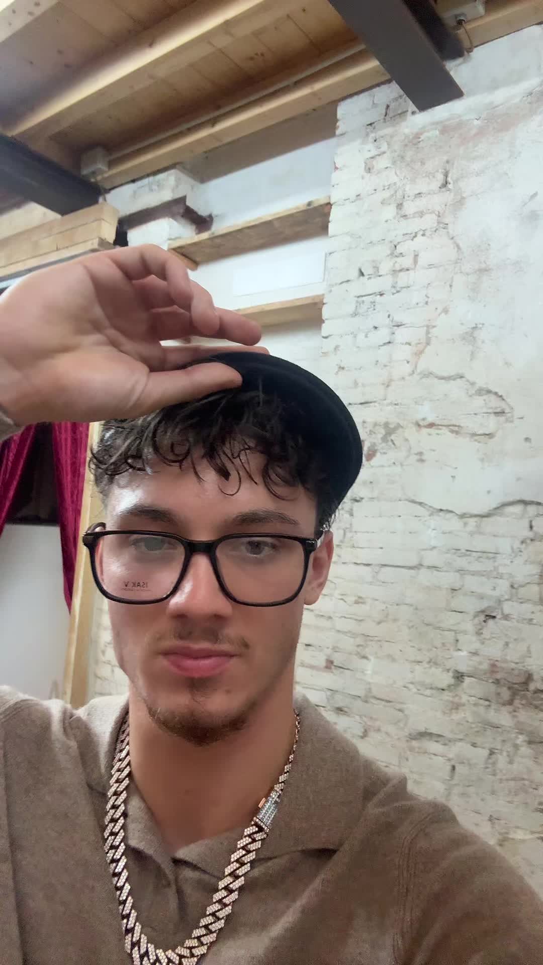 @Greekazo