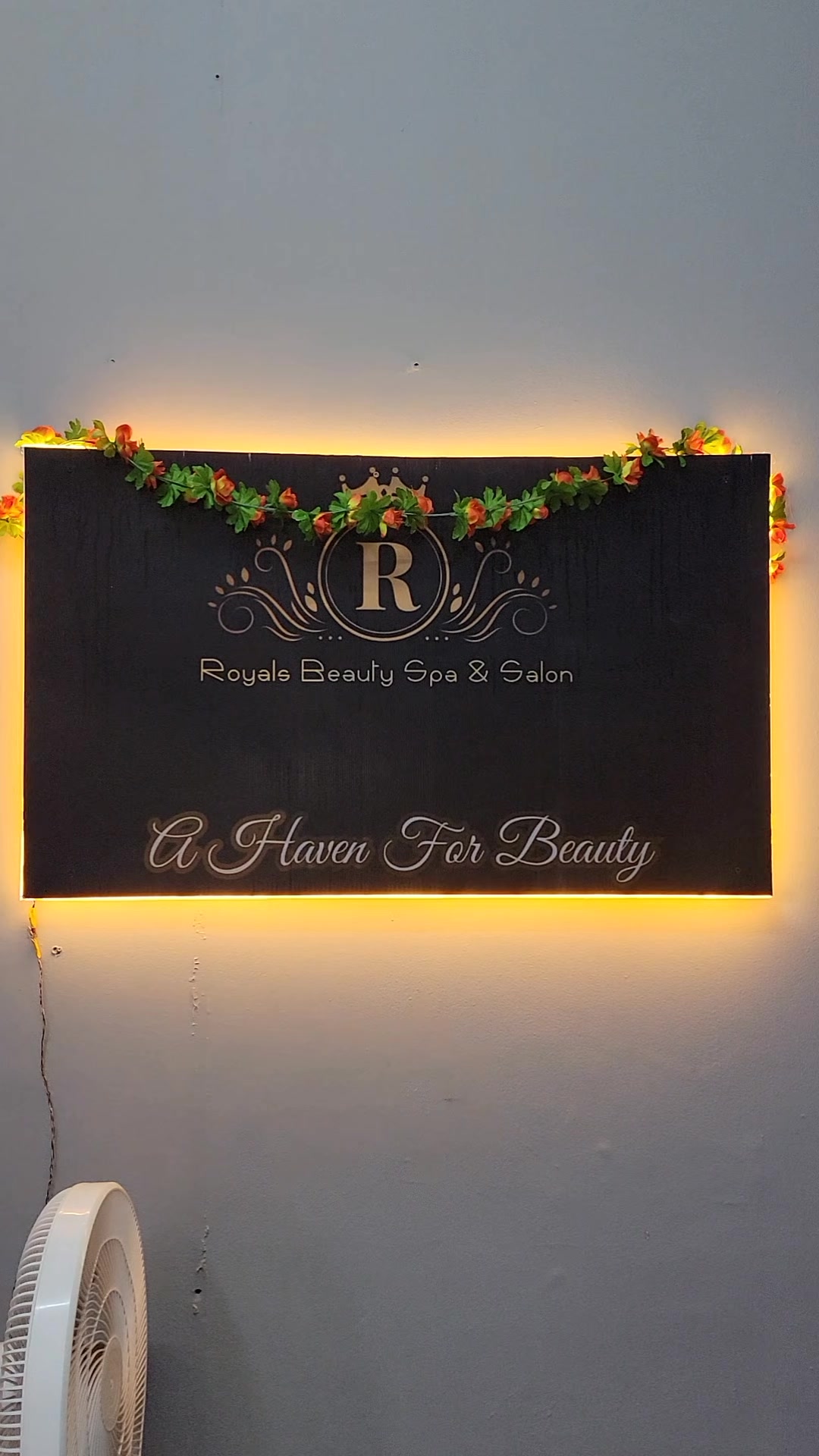 @𝐿𝓎𝓇𝒾𝓀𝒶🌹
