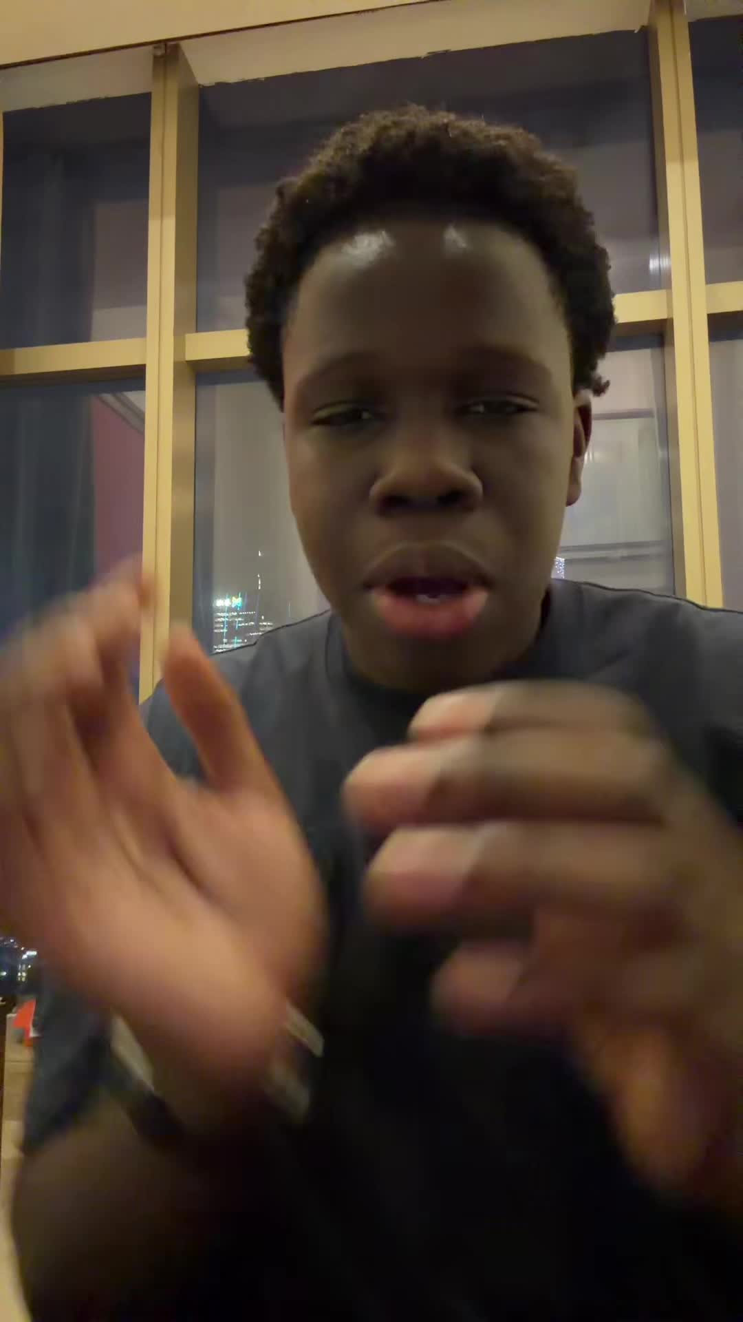 @Mo.