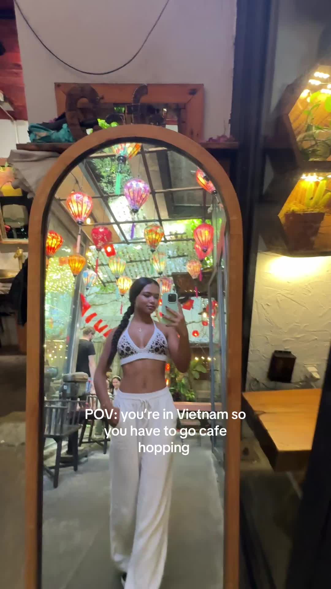 @larafromthailand
