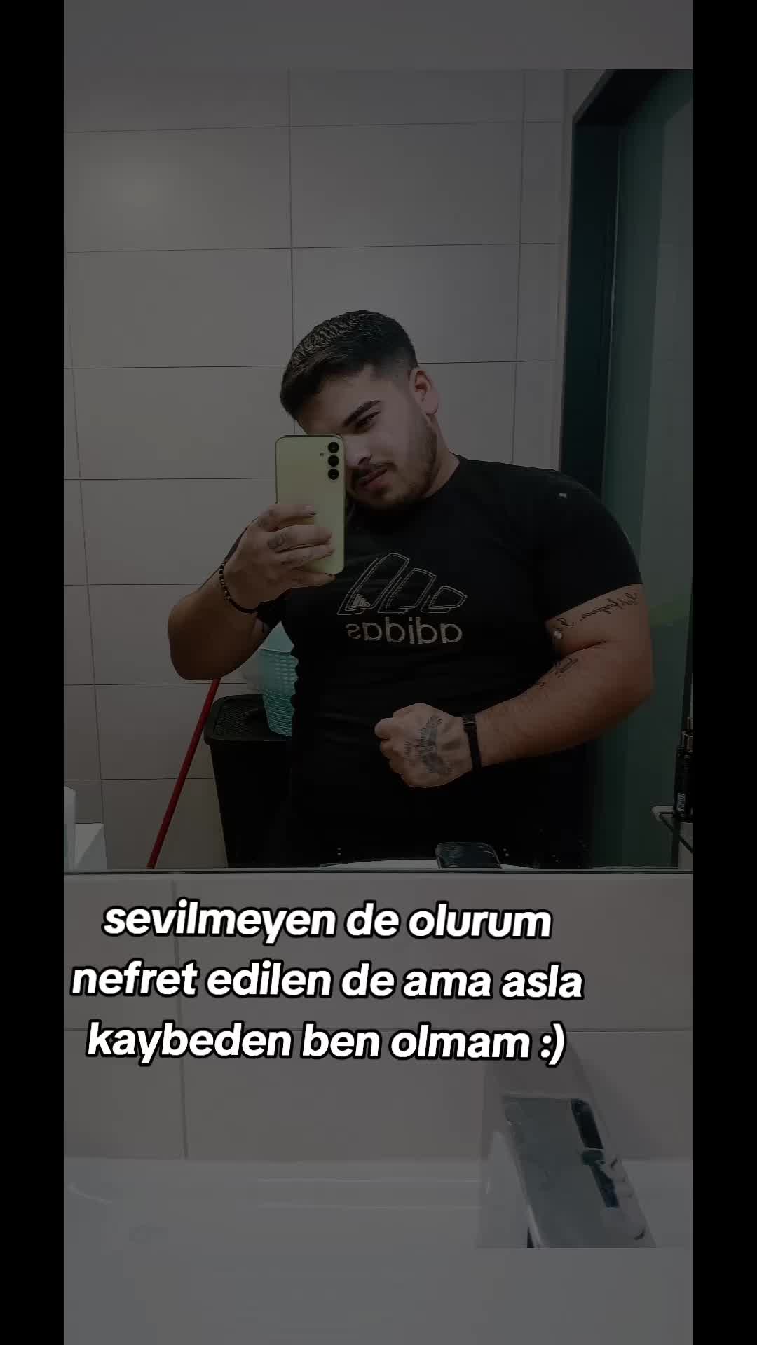 @𝙧𝙖𝙢𝙞$𝙤𝙬