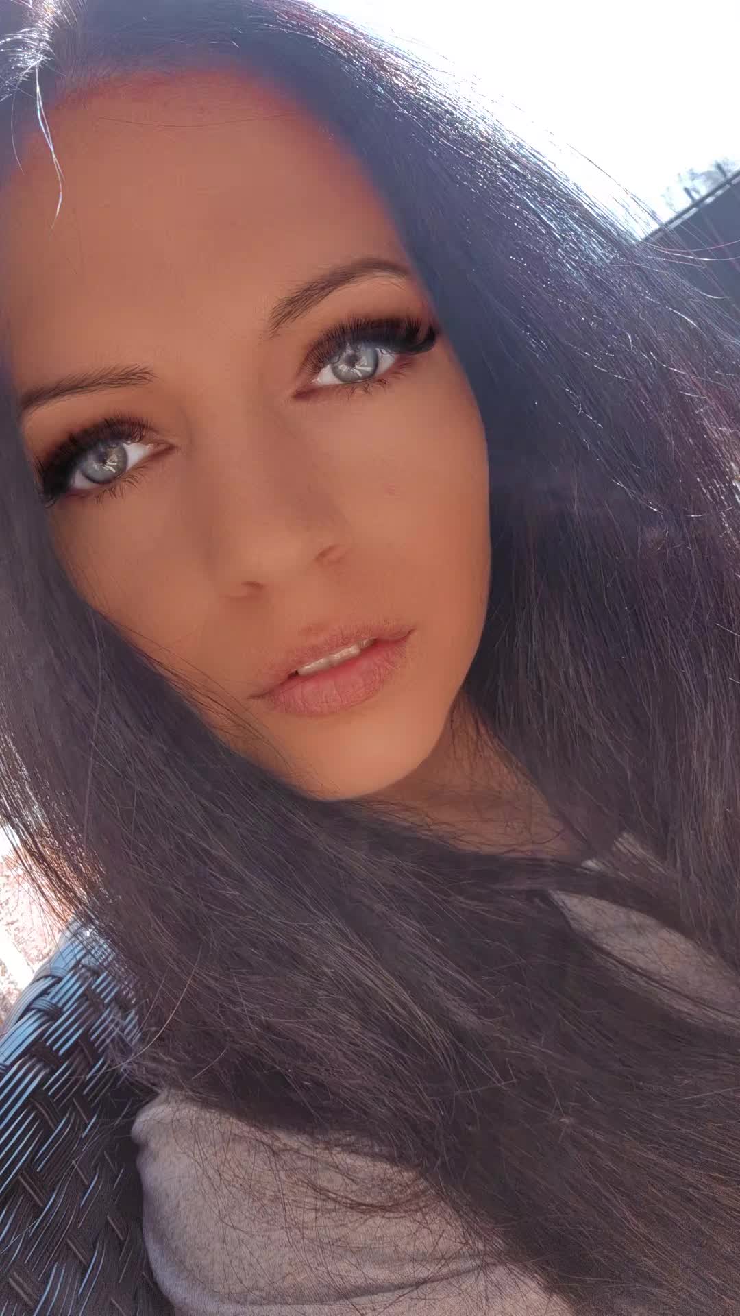 @Ela