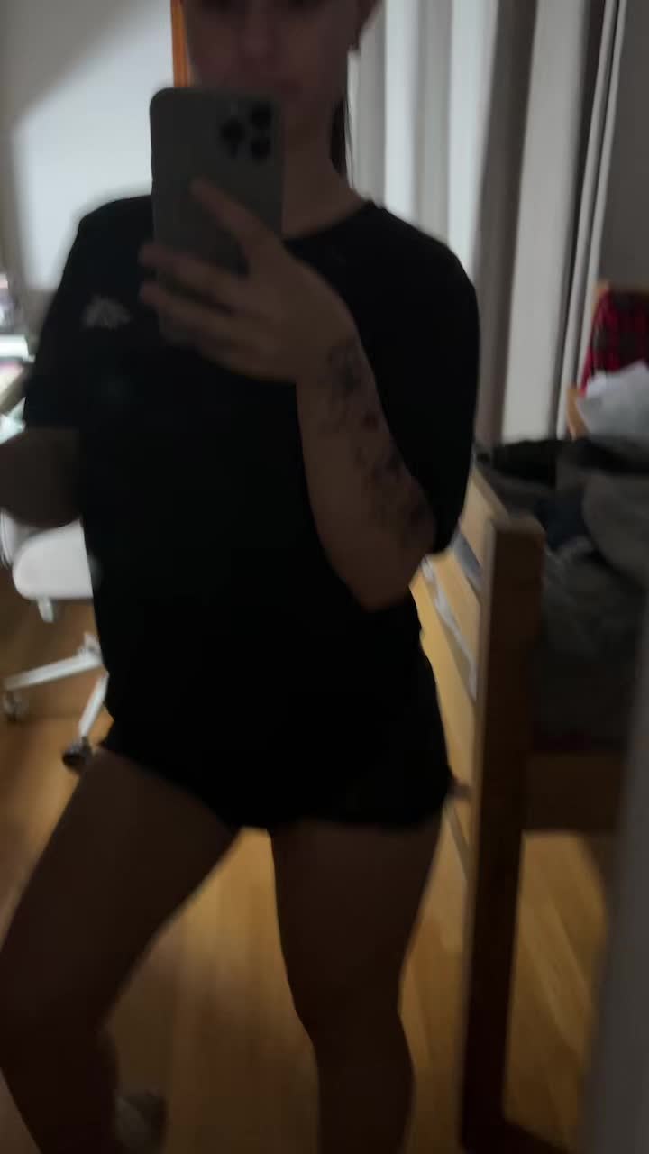 @ℰ𝓁ℯ𝓃𝒶🌺