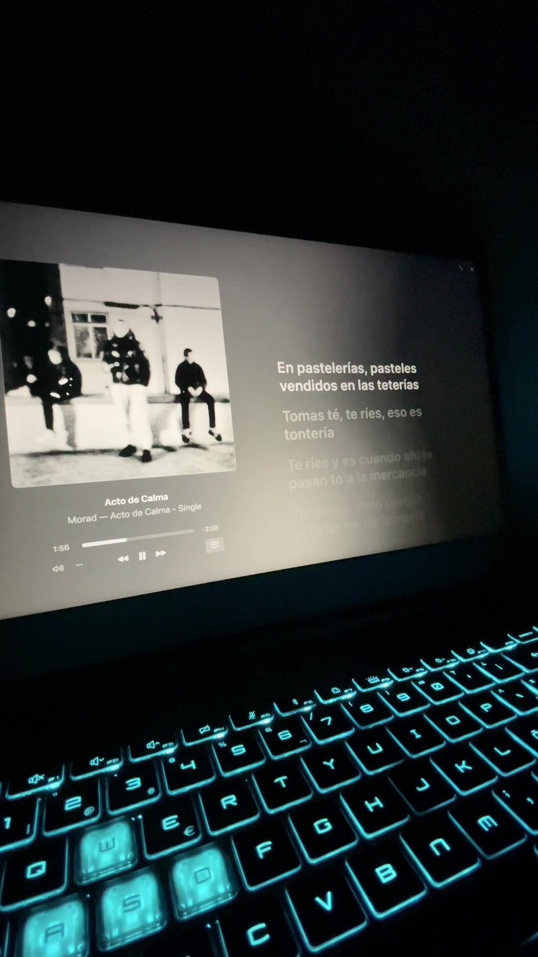 @🎧