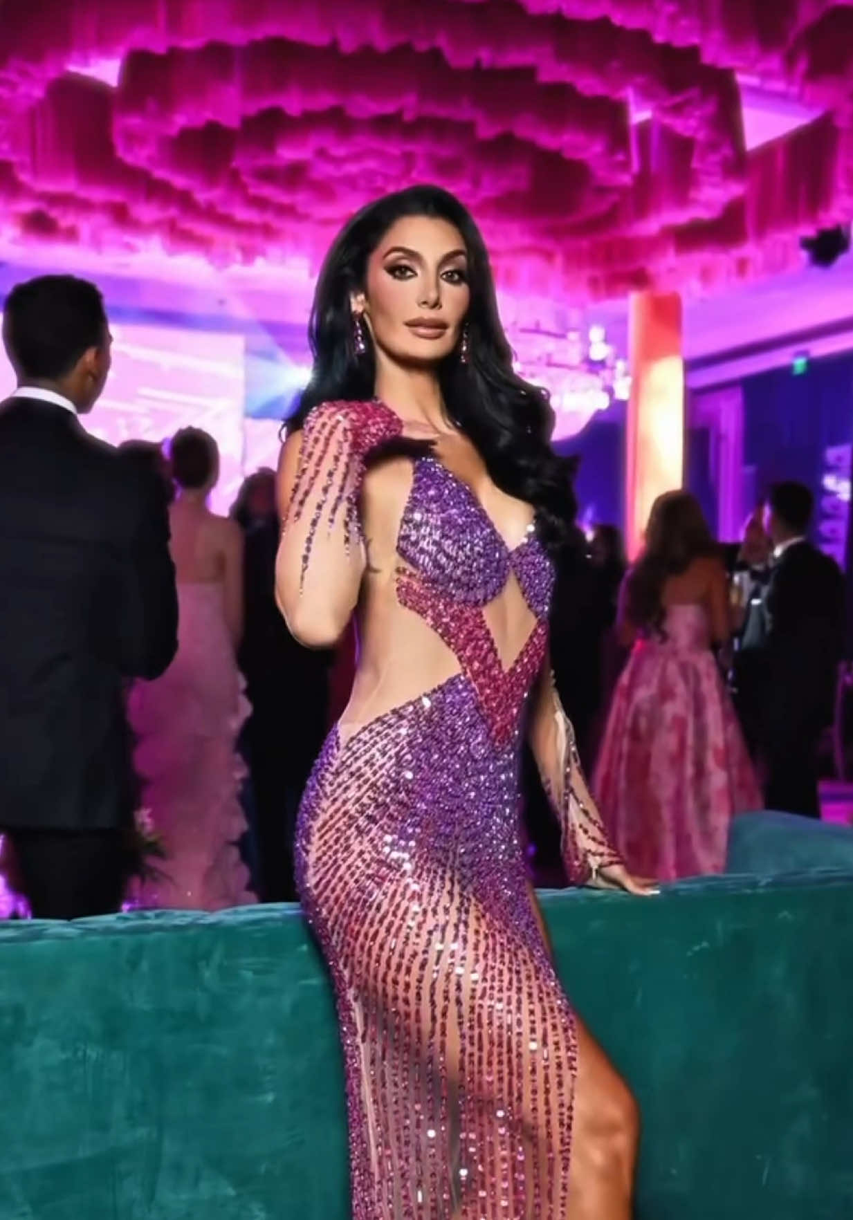 @universalwomanofficial