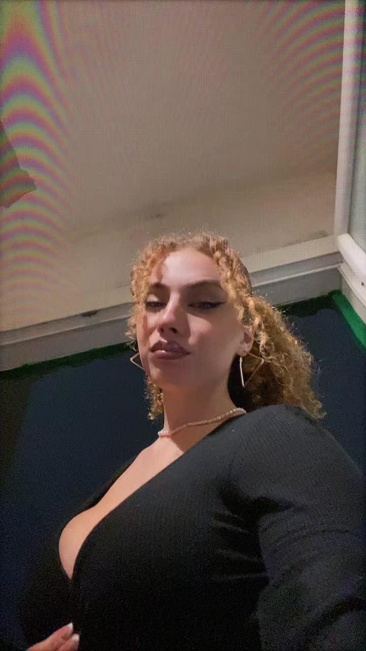 @Raffaella_Esposito