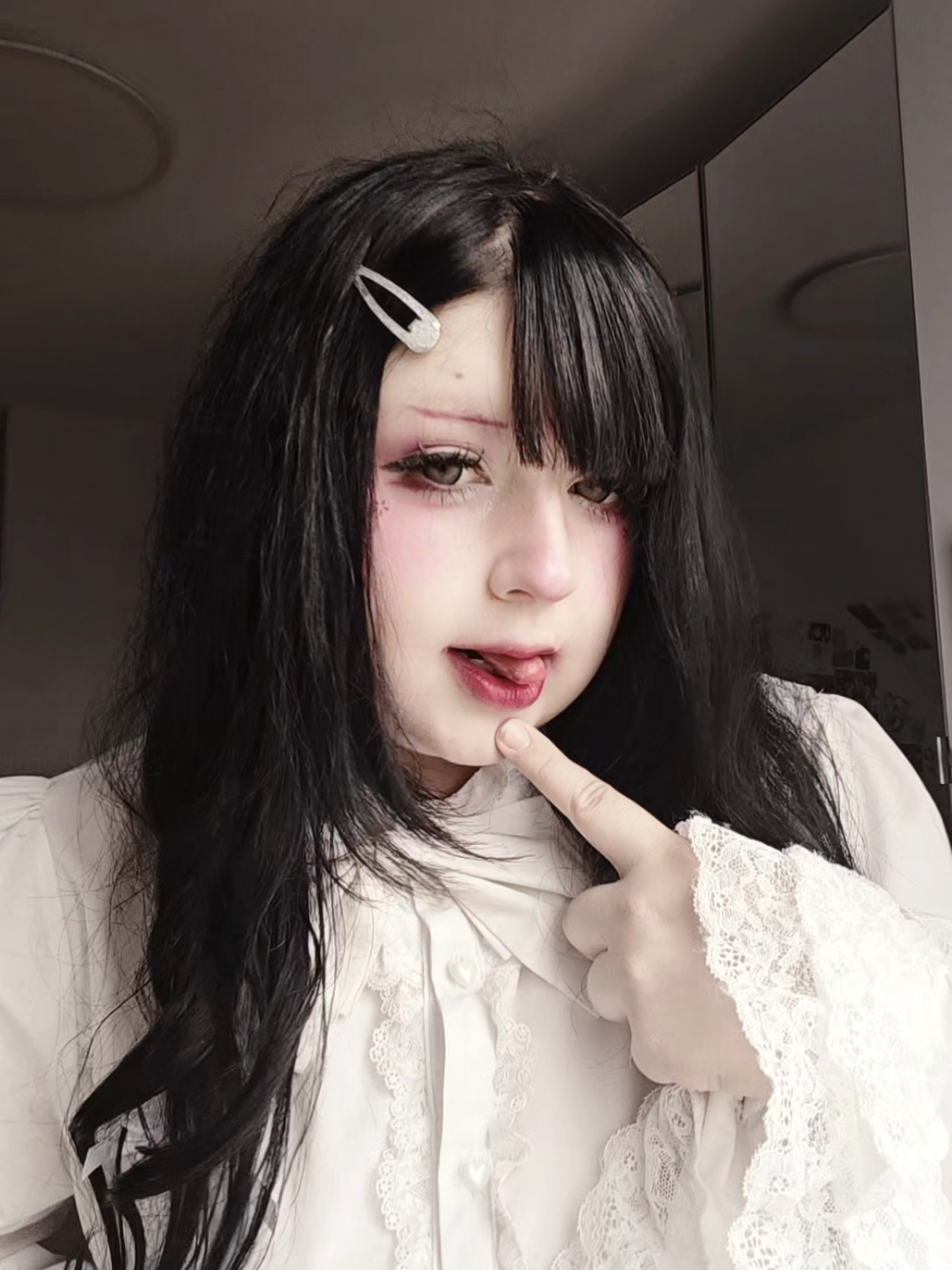 @aya*゚⚞•⚟