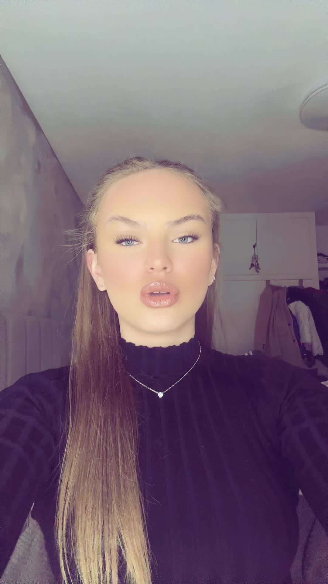 @zoe_kzs