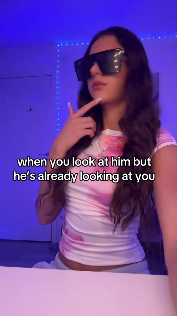 @👠