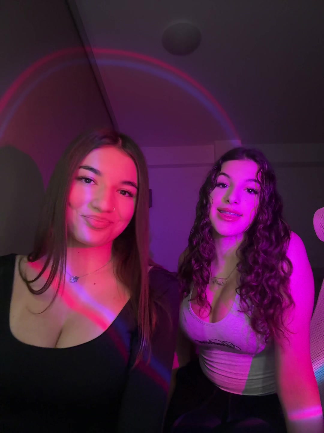 @💕👅🫦🪽🍸💋