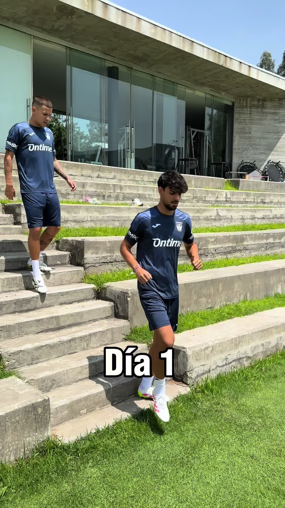 @C.D. Legan&eacute;s