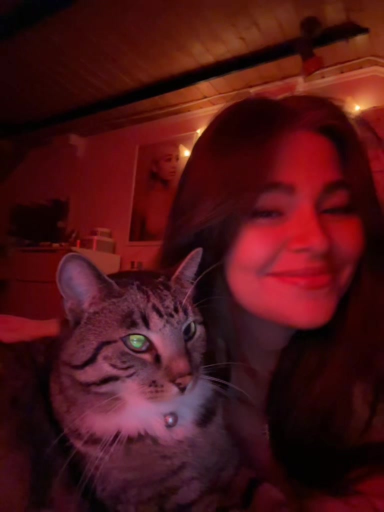 @𝐄𝐋𝐋𝐘