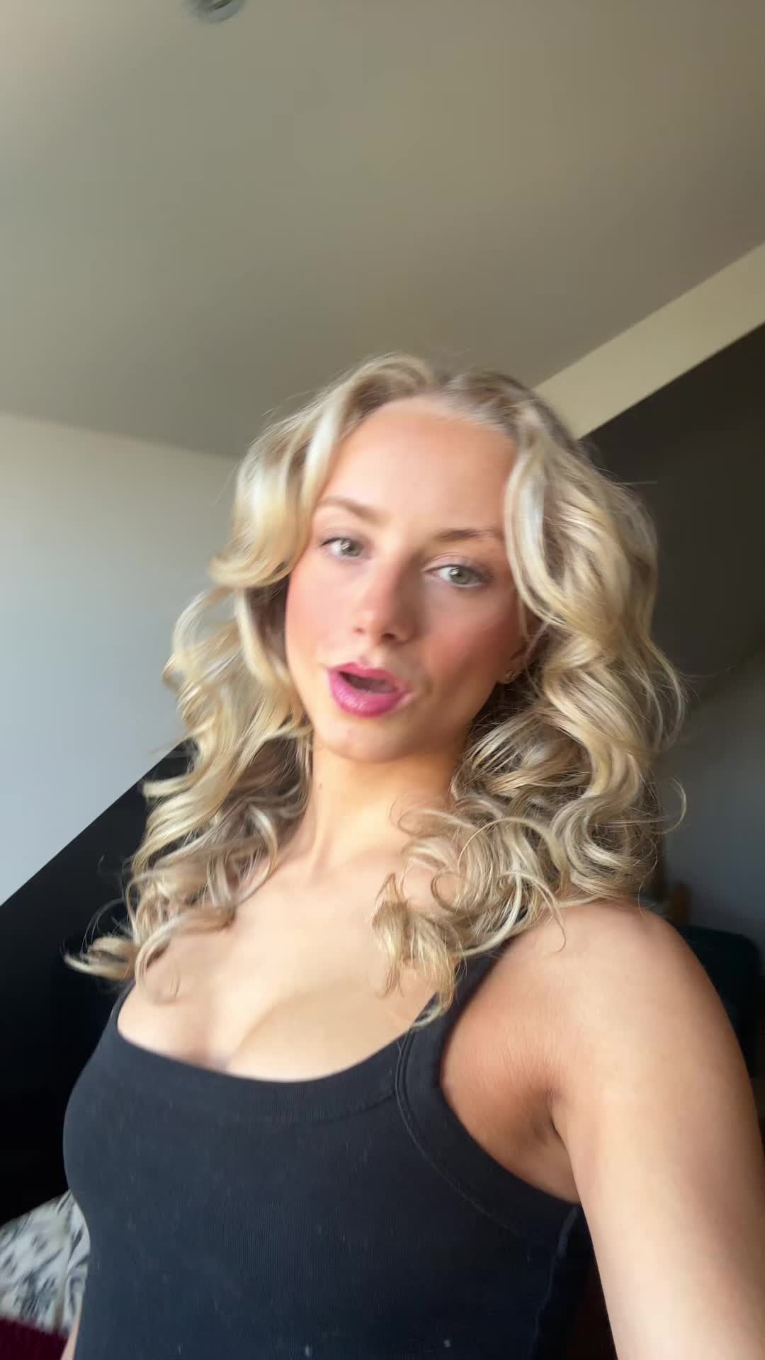 @Cheerleader_Liv