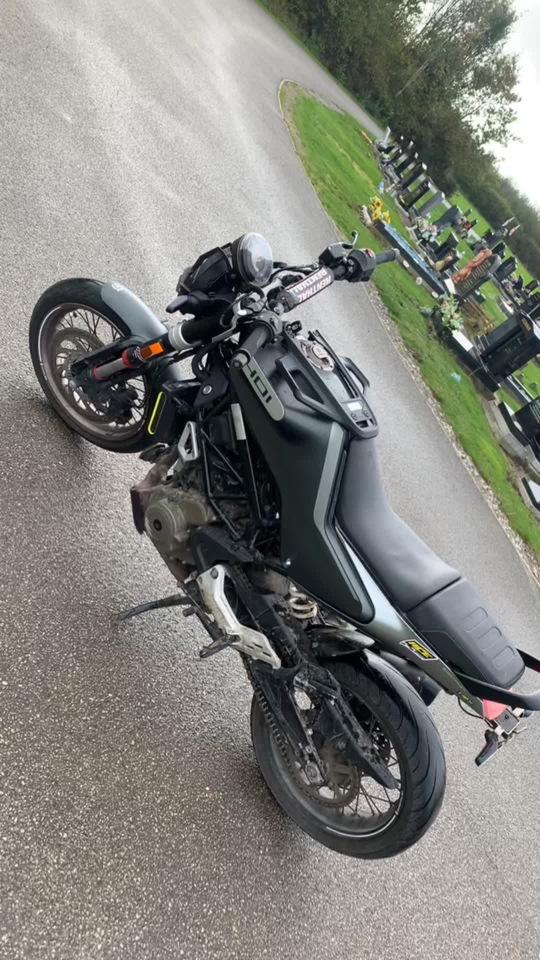 @Unknown_azz08