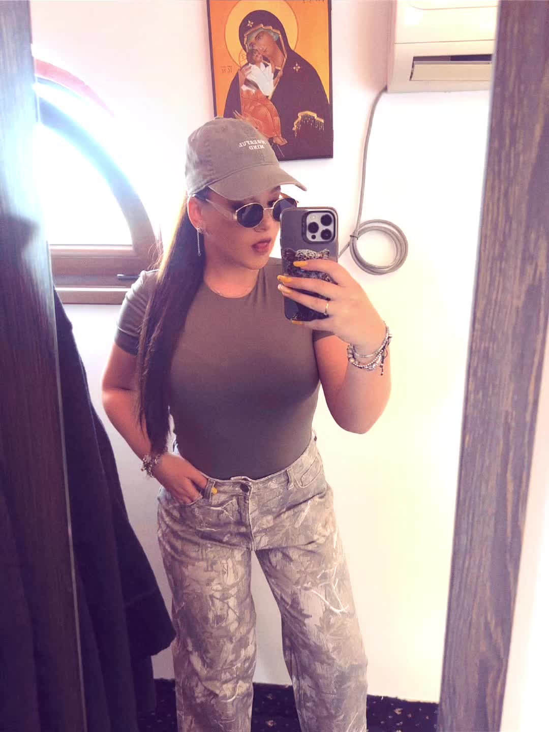 @Rafaela Elena