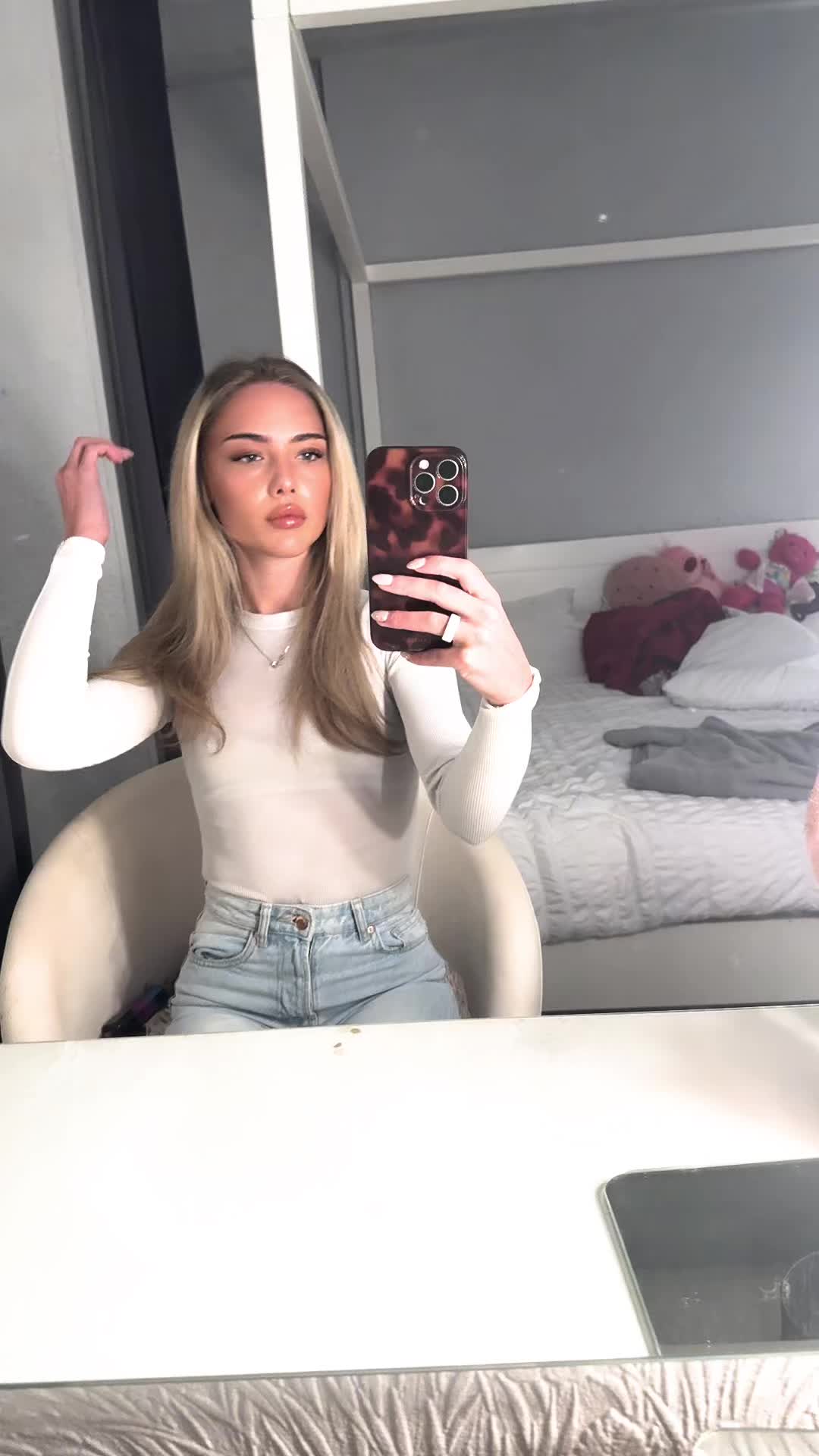 @⃟