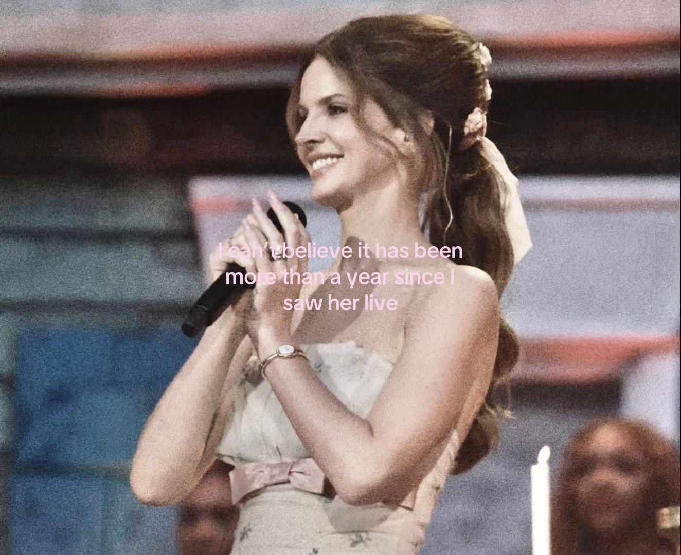 @𝜗𝜚˚⋆. Elle ☕️⚯ ͛
