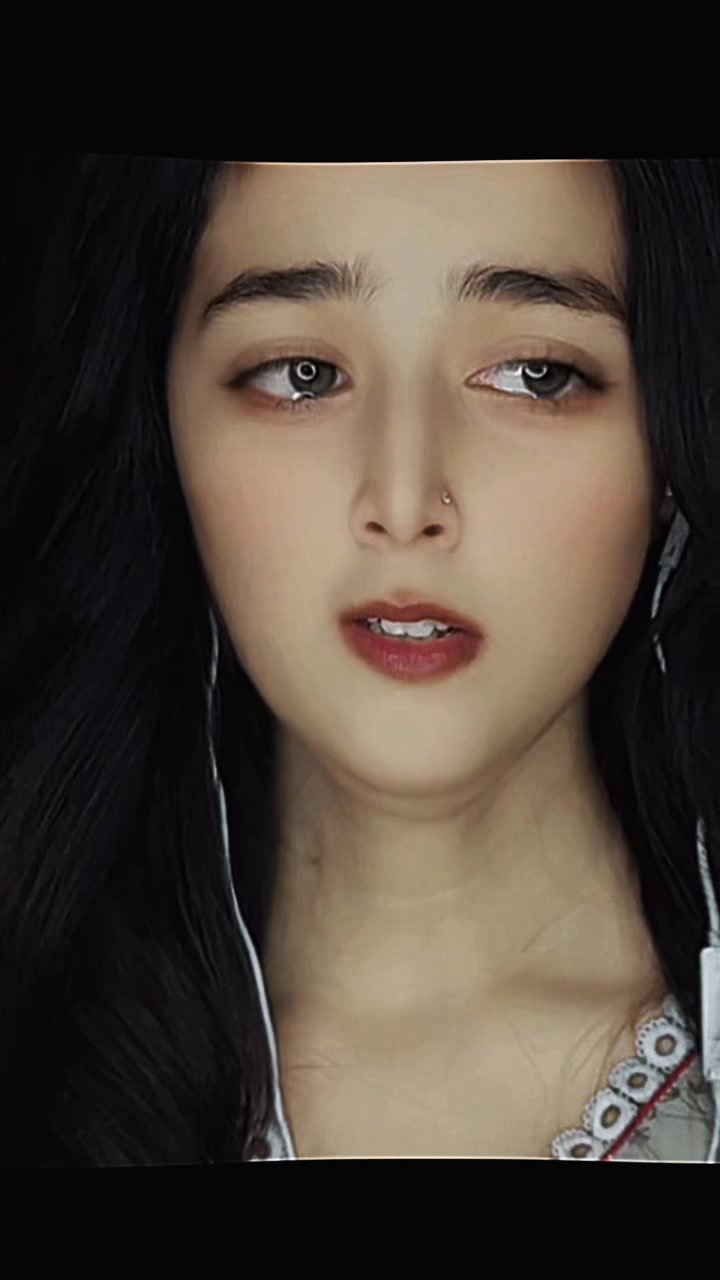 @𝕾𝖆𝖒𝖊𝖊𝖗𝖆 𝕶𝖍𝖆𝖓 🕊️