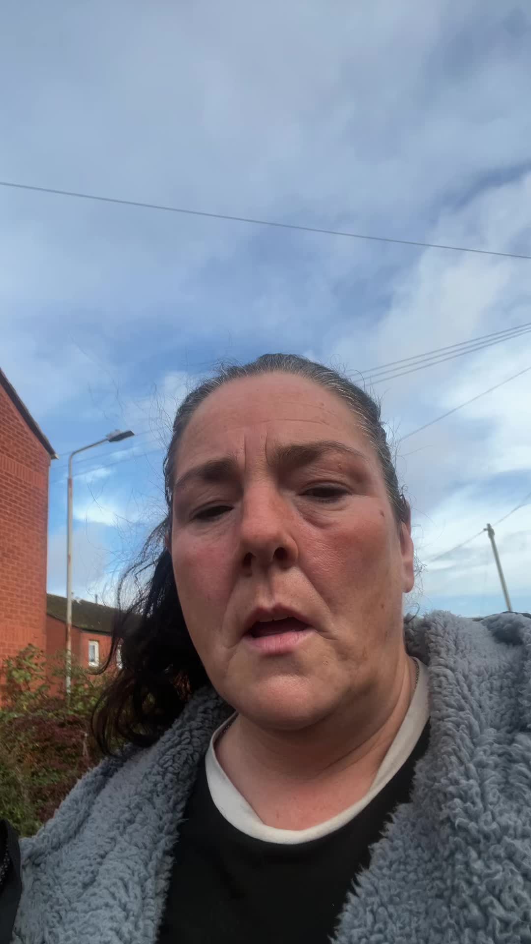 @xxx Lisa proud mother of 7 xx