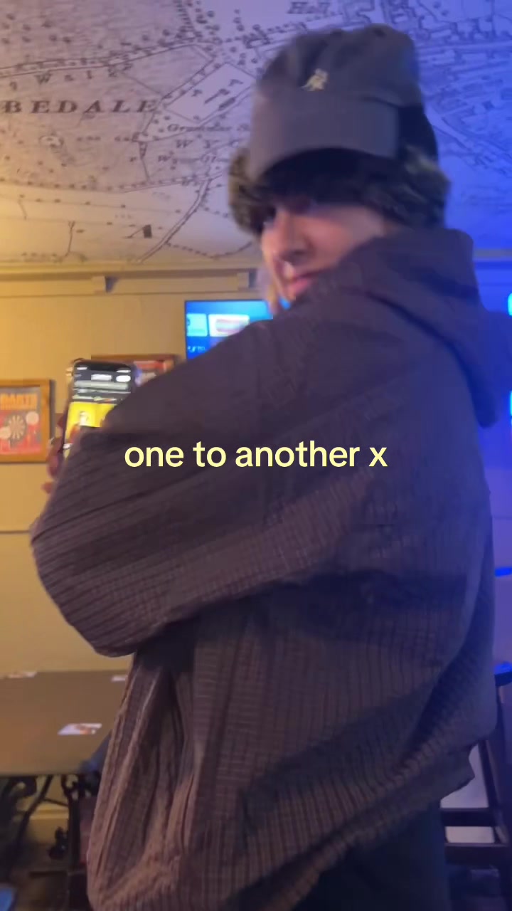 @chirhymeswithtea
