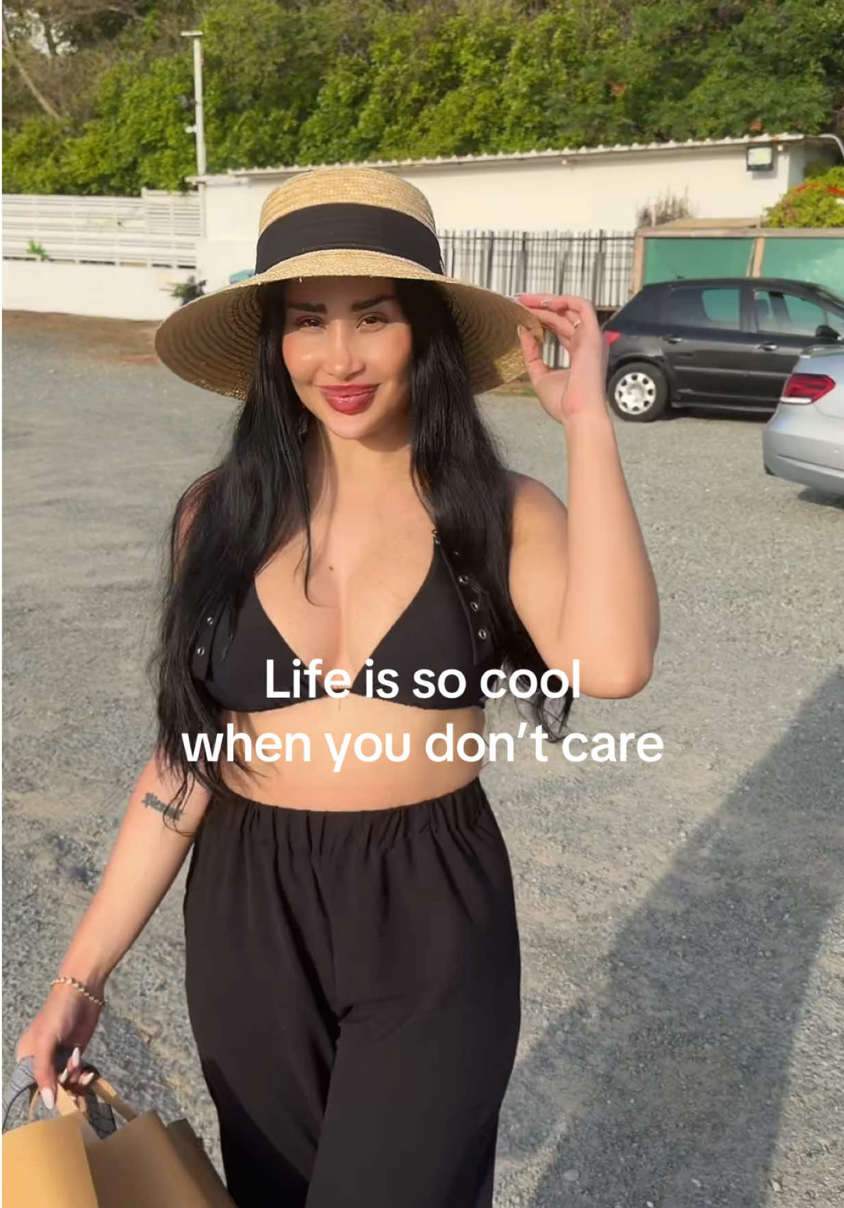 @𝙼 𝙰 𝙽 𝙸 𝚀 𝚄 𝙴 🍒